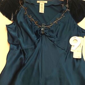 9 WEST silk/velvet Top Size 4   NWT